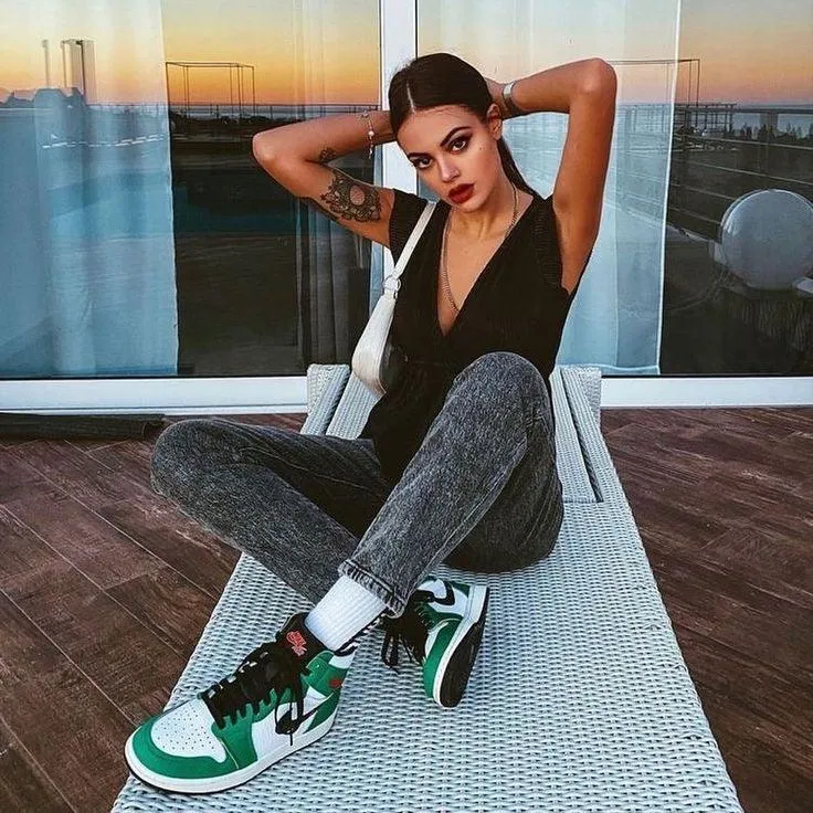 Custom GREEN Jordan 1 High Q