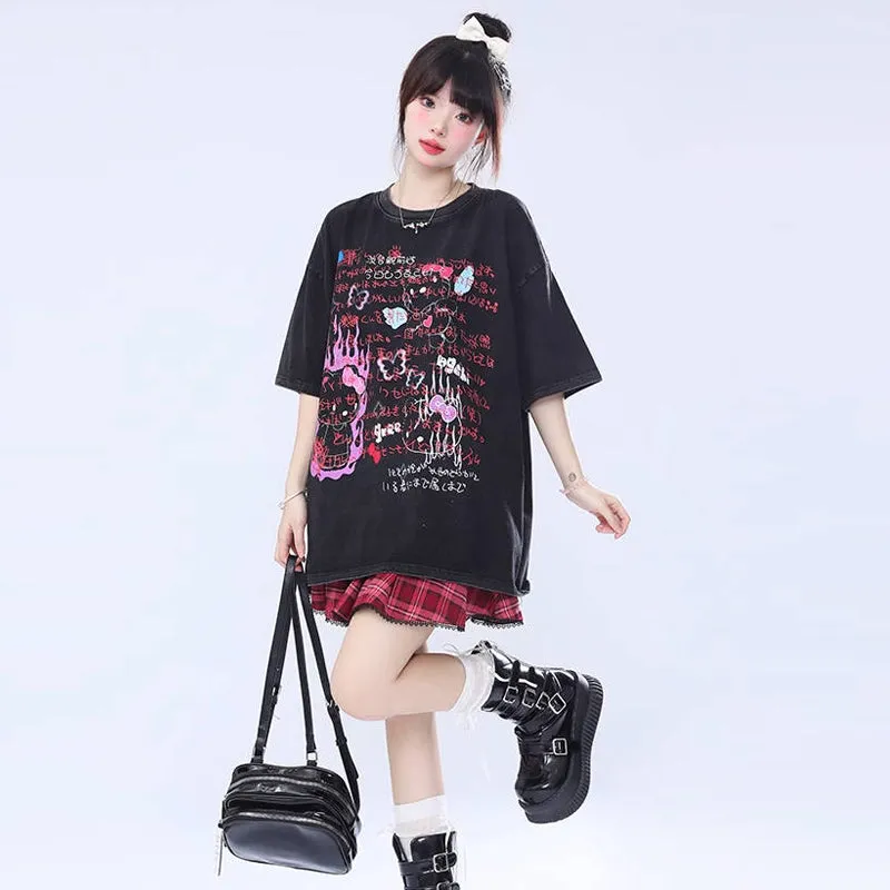 Kawaii Japanese Hello Kitty Graffiti Print T-shirt