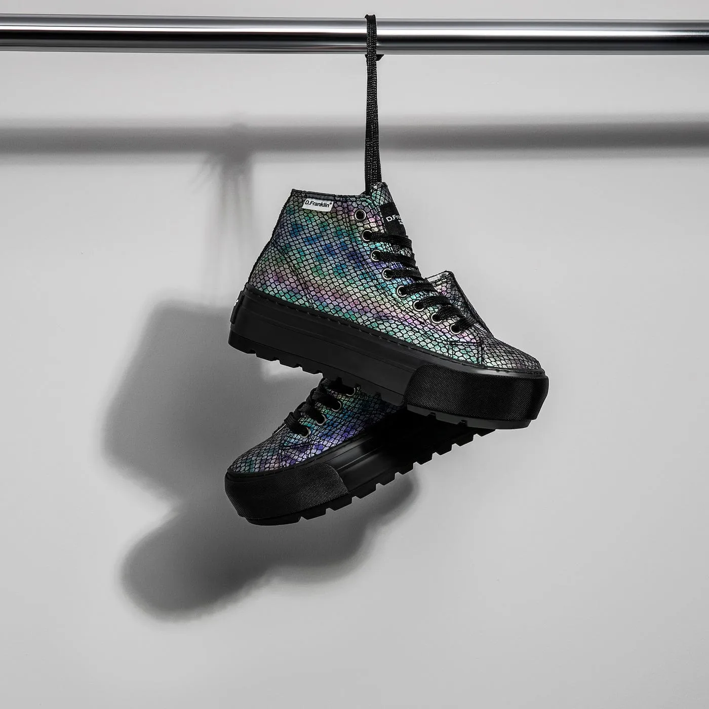 One Way Platform Irid. Snake